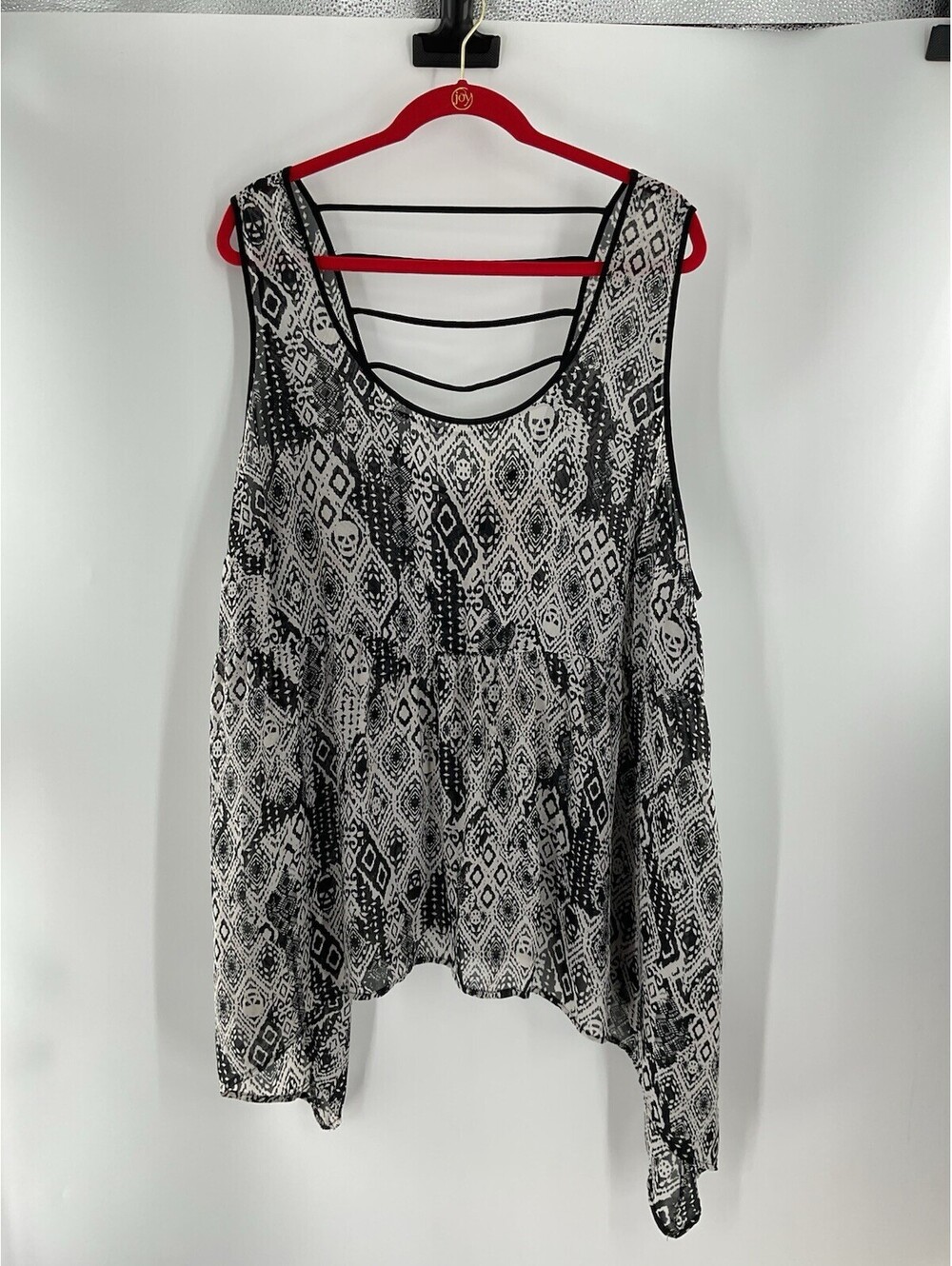Torrid Size 4 Women’s Skulls Sleeveless Lightweight 122